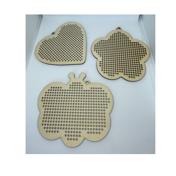 Sommer - korsstingsfigurer i tr� (str. XS)